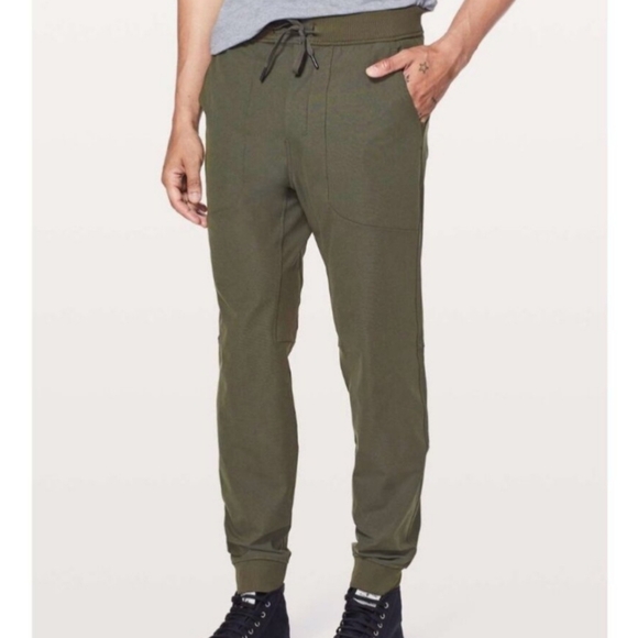 Lululemon ABC Joggers Wicking Stretch Large Pull On Pants Olive